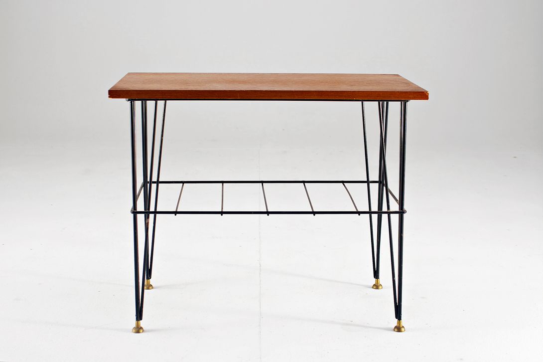 Foto Coffee Table with Conical Wire Legs France 1955 h53x35x51