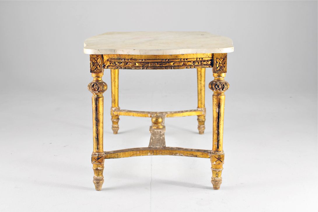 Foto Wooden Gold Coffee Table with Painted Marble Top h58x104x68