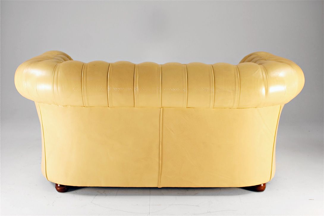 Foto Beige Leather Chesterfield Sofa 1966 h77x170x93