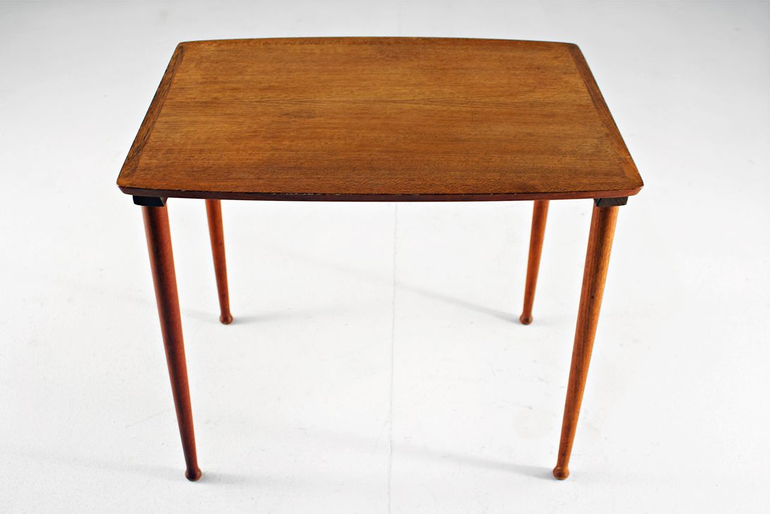 Foto Teak Coffee Table with Bally Feet Denmark 1955 h55x44x45