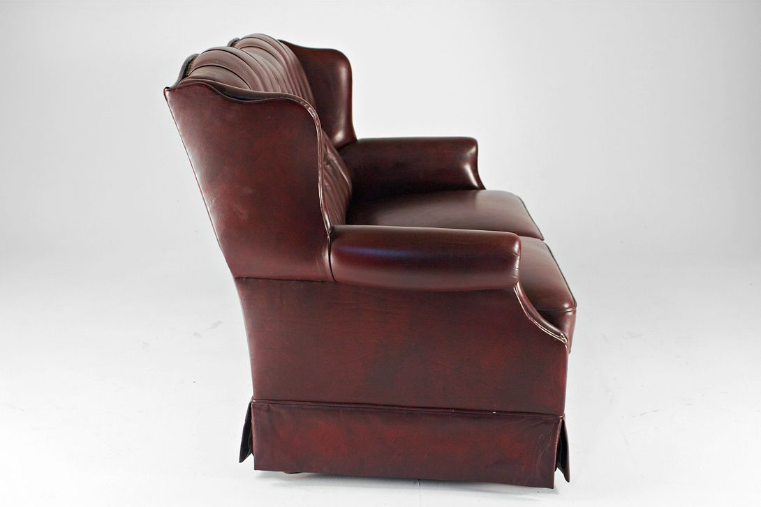 Foto Dark Burgundy Chesterfield Sofa 1959 h95x135x80