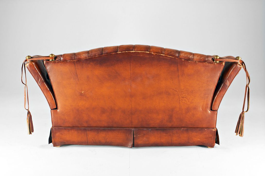 Foto Small Cognac Colored Chesterfield Two-Seater Sofa 1956