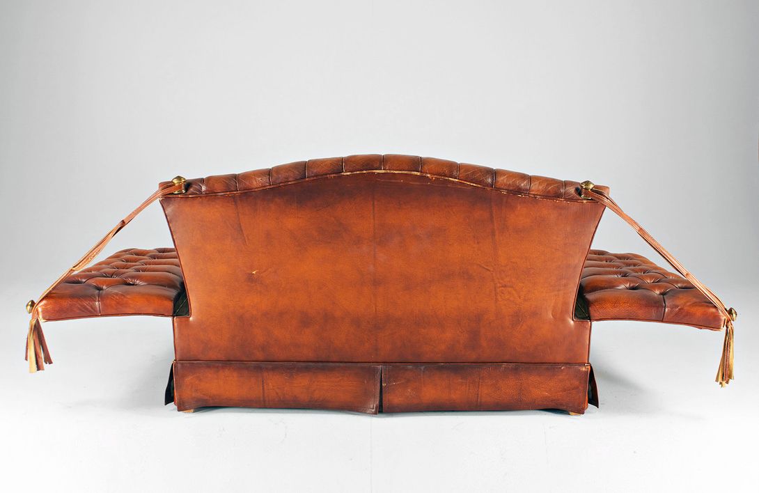 Foto Small Cognac Colored Chesterfield Two-Seater Sofa 1956