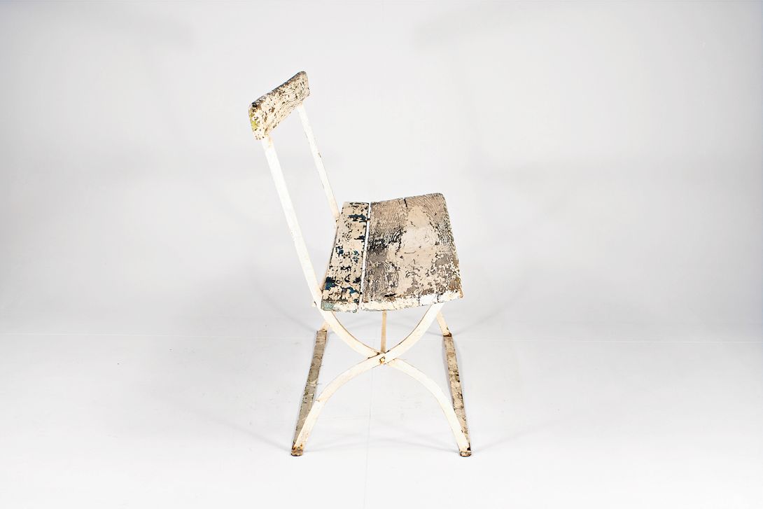 Foto Rustic Patio Bench Flaking Paint 1900