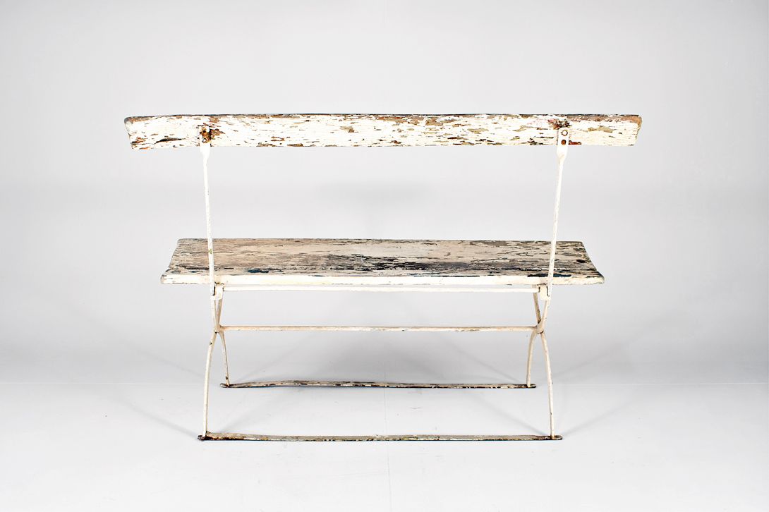 Foto Rustic Patio Bench Flaking Paint 1900