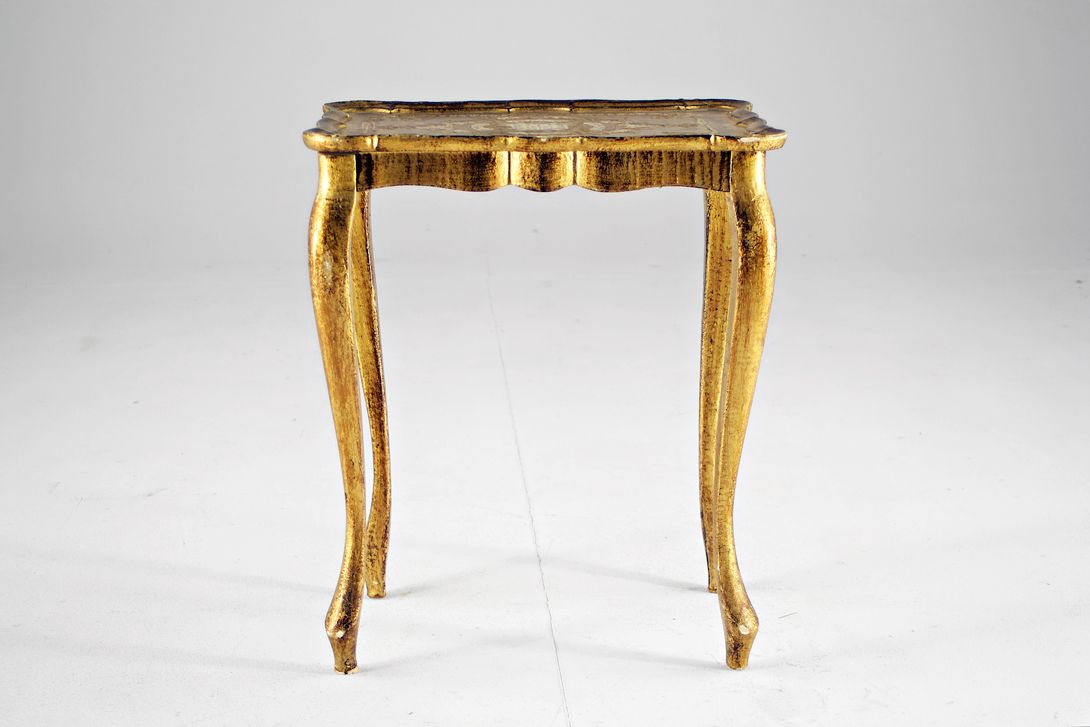 Foto Small Golden Wood Baroque Style Side Table h52x43x31