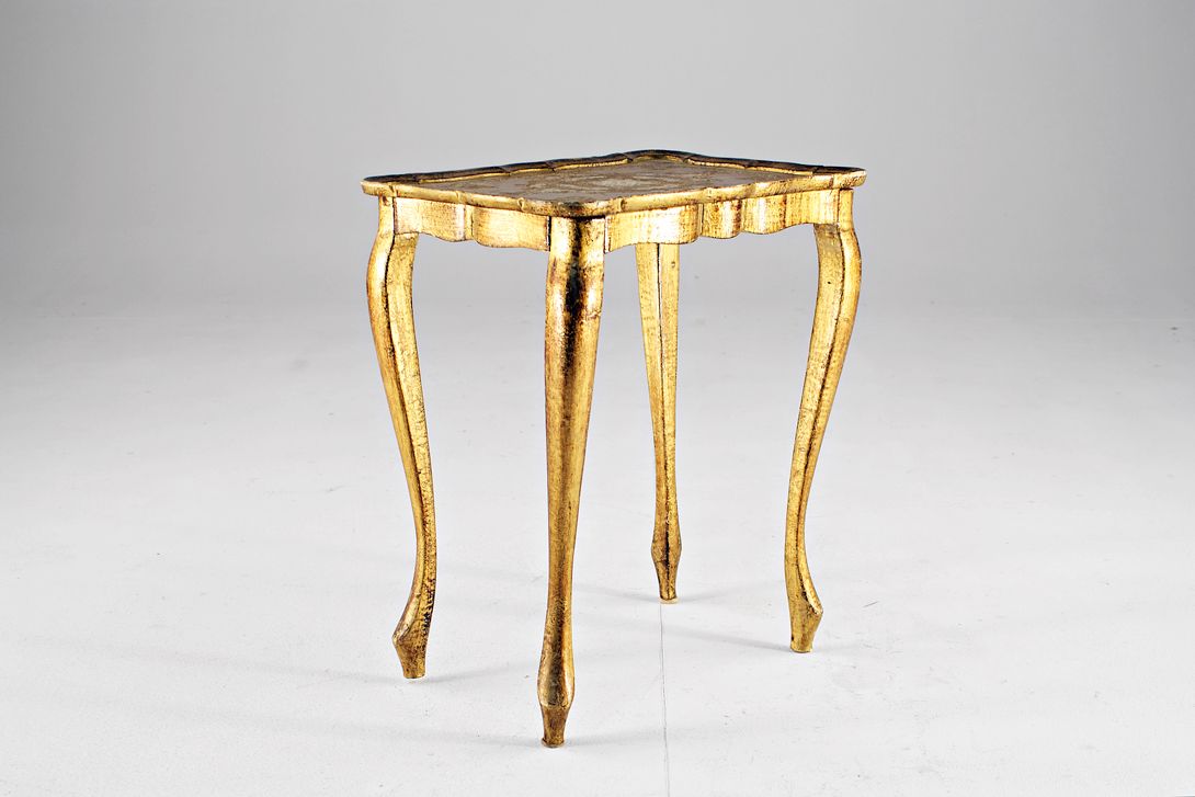 Foto Small Golden Wood Baroque Style Side Table h52x43x31