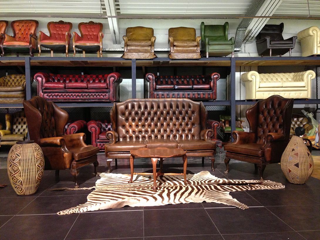 Foto Chesterfield High Backrest Lounge Sofa 1956 (Three-Seater)