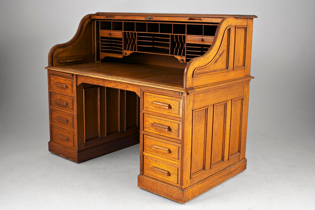 Foto Wooden Registrar´s Buro Desk 1910 h123x152x87