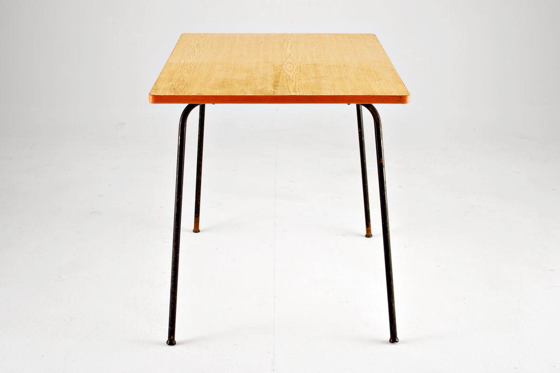 Foto Simple Kitchen Table Germany 1967 h66x80x60