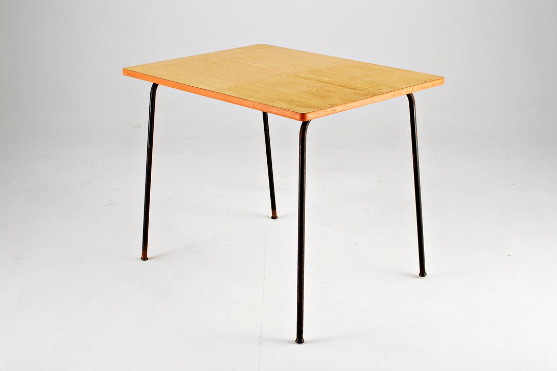 Foto Simple Kitchen Table Germany 1967 h66x80x60