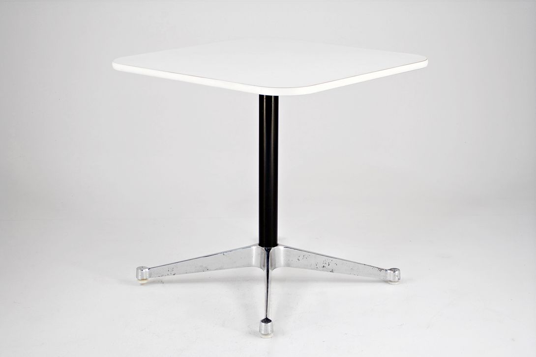 Foto Hermann Miller Table h71x73x73