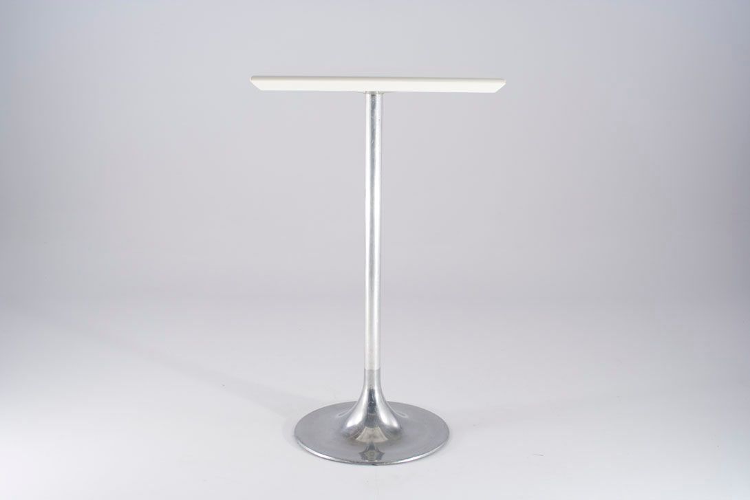 Foto (33484) High Table with Trumpet Base and Squared Top h110x65x65