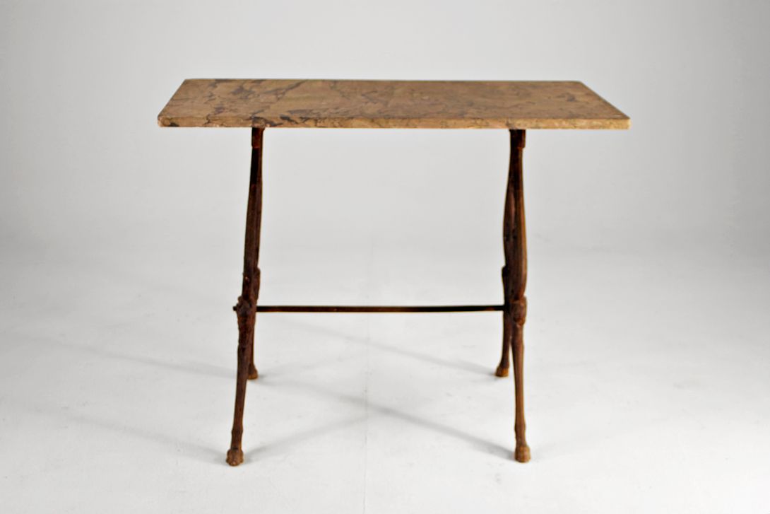 Foto Garden Table with Lion Head Base Marbel Top Germany 1880 h95x57x73