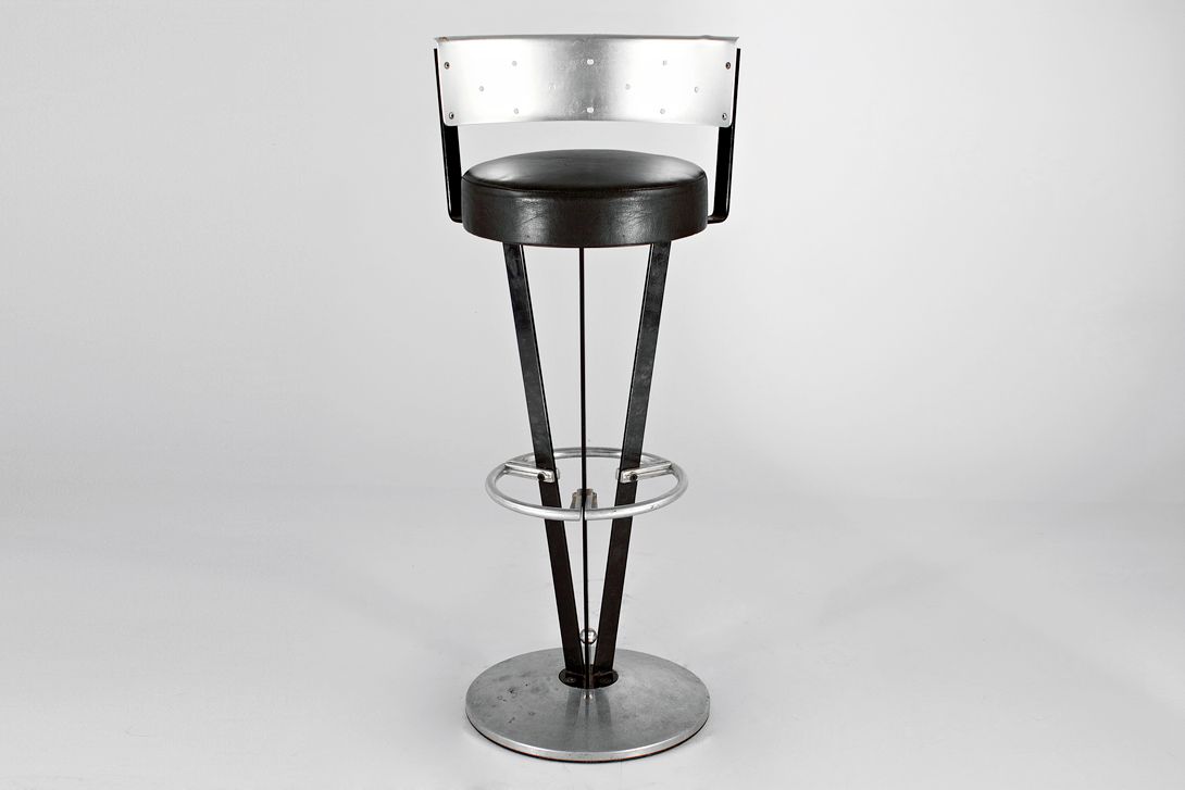 Foto Functionalist Leather Bar Stool 1950