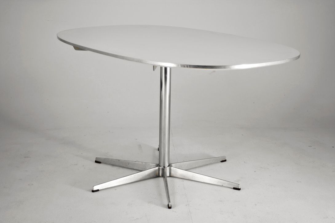 Foto Hansen Super Elliptic Dining Table h71x135x90