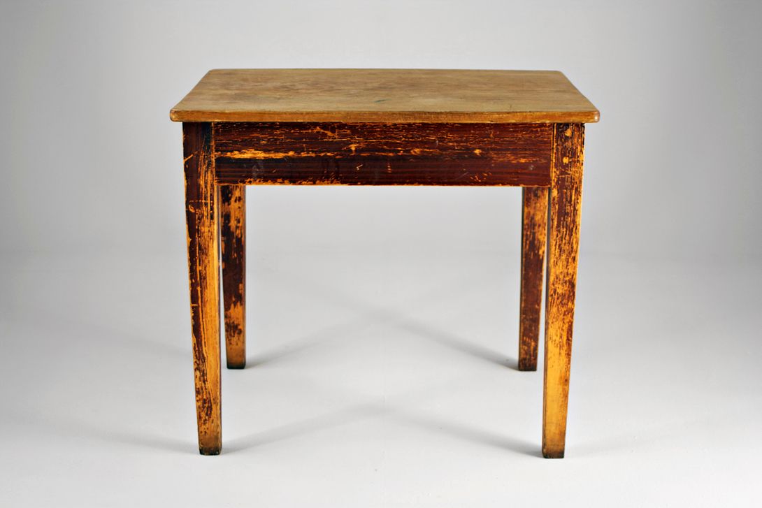 Foto Shabby Wooden Tavern Table 1925 h85x64x74