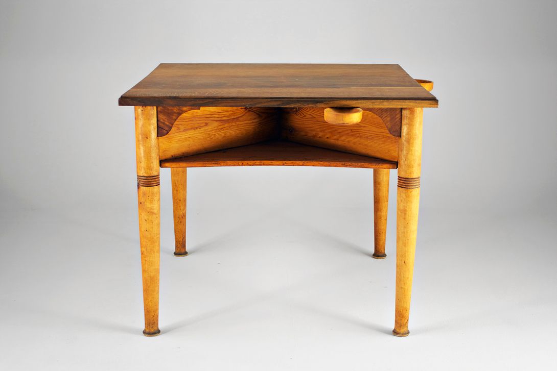 Foto Simple Rustic Gaming Table h79x96x92