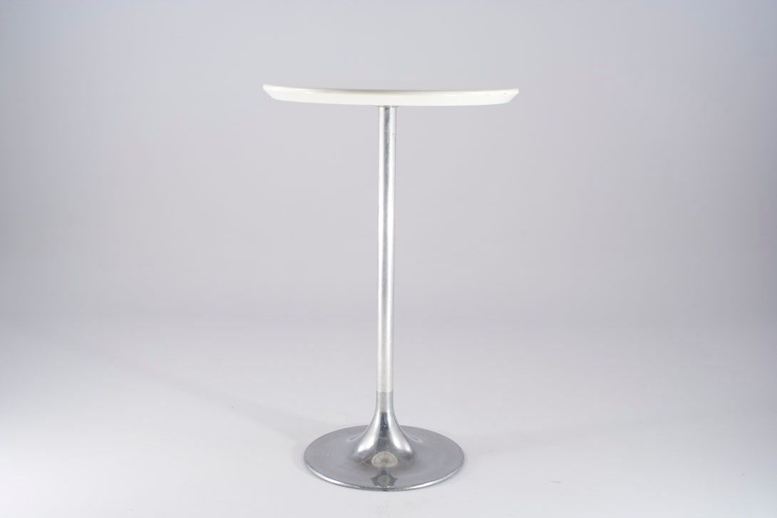 Foto (33515) High Table with Trumpet Base and White Round Top 70cm H110