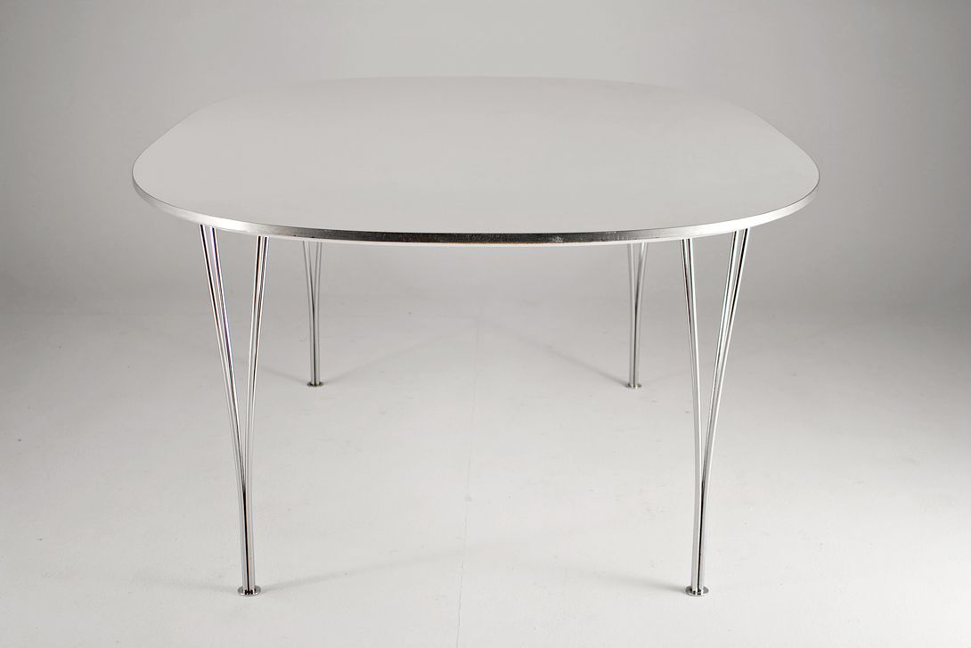 Foto Super Elliptic Piet Hein Dining Table for Fritz Hansen h70x180x120