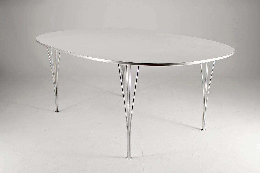 Foto Super Elliptic Piet Hein Dining Table for Fritz Hansen h70x180x120