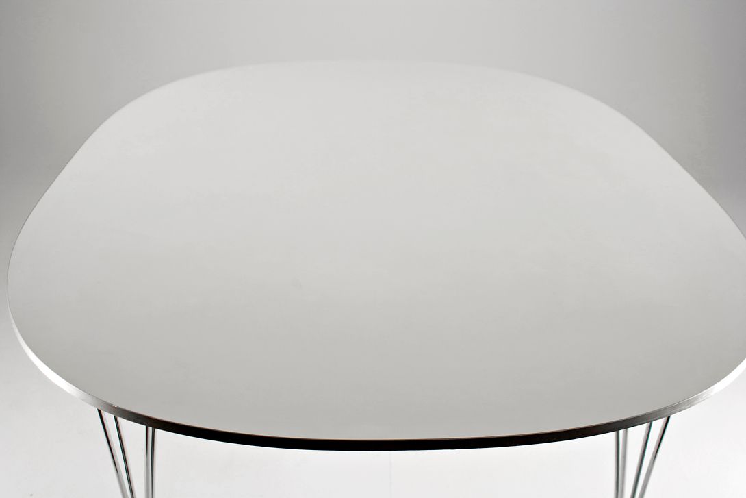 Foto Super Elliptic Piet Hein Dining Table for Fritz Hansen h70x180x120