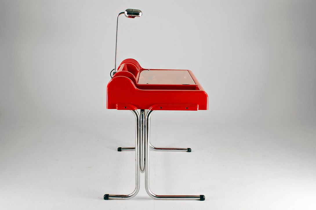 Foto Plastic Desk Orix for Molteni h100x64x83 //