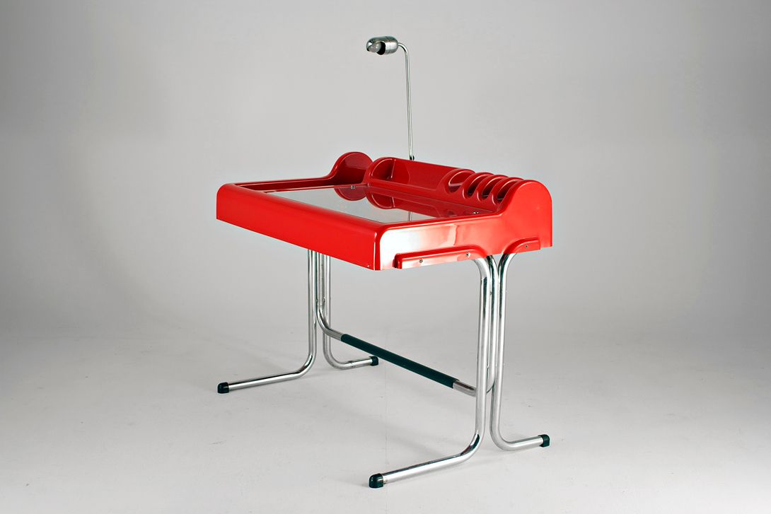 Foto Plastic Desk Orix for Molteni h100x64x83 //