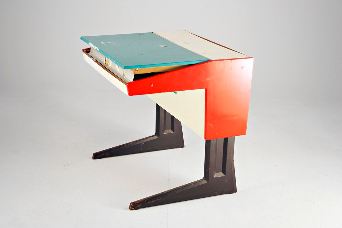 Foto Red and Blue Children&#8217;s Desk h66x70x56