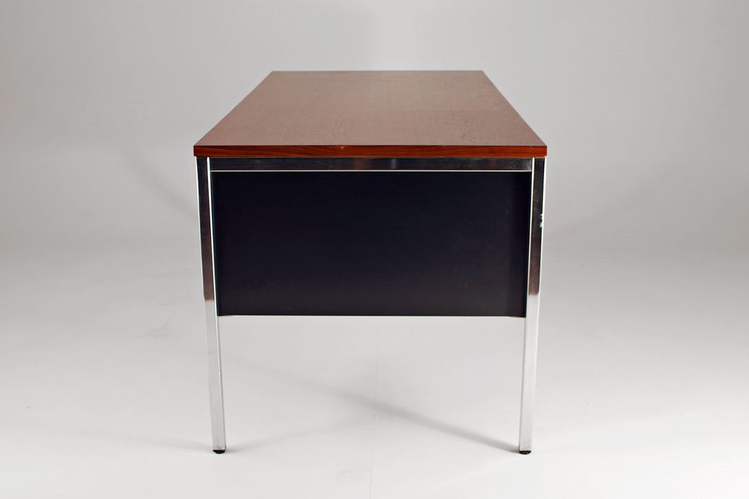Foto Mauser Metall Desk with Cherrywood Top 1961 h78x156x80 //