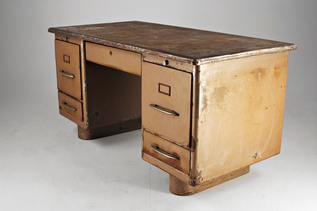 Foto Very Old Army Metal Desk 1950 h80x155x78