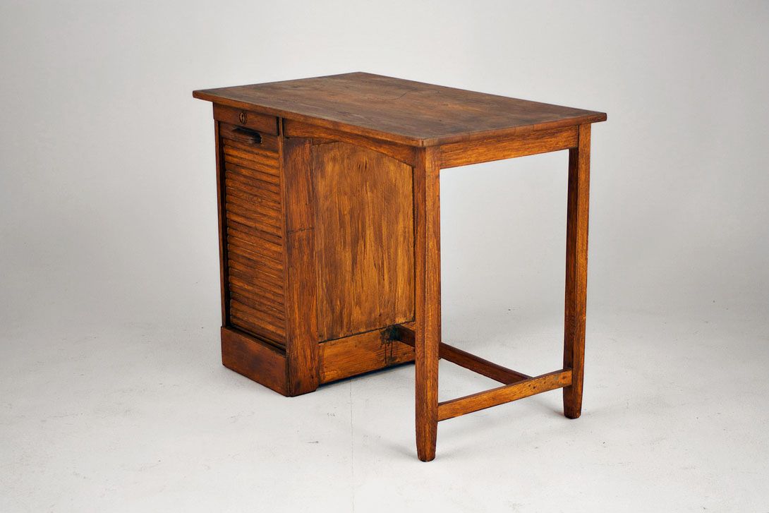 Foto Fragile Wooden Bureau Desk with Registry 1910 h90x49x68