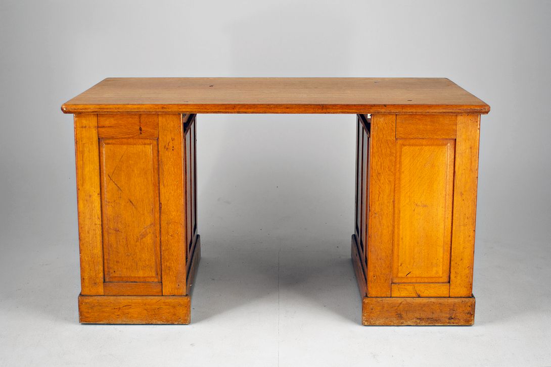 Foto Wooden Office Desk 1910 h78x140x80