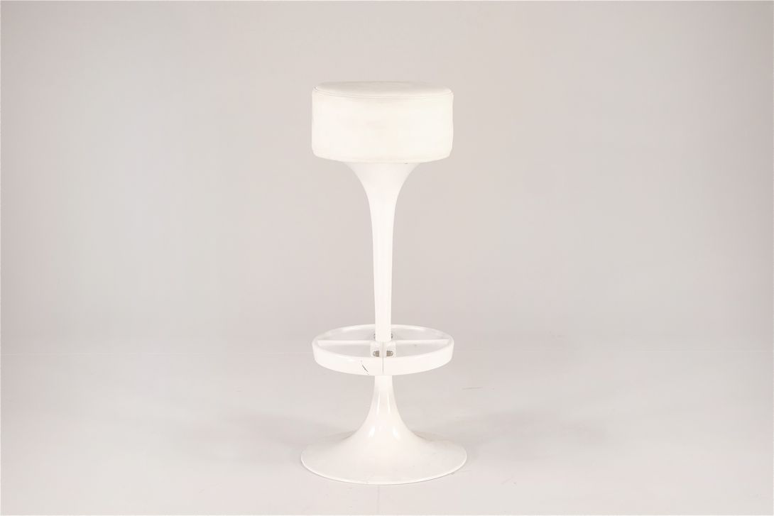 Foto White Tulip Bar Stool Knoll