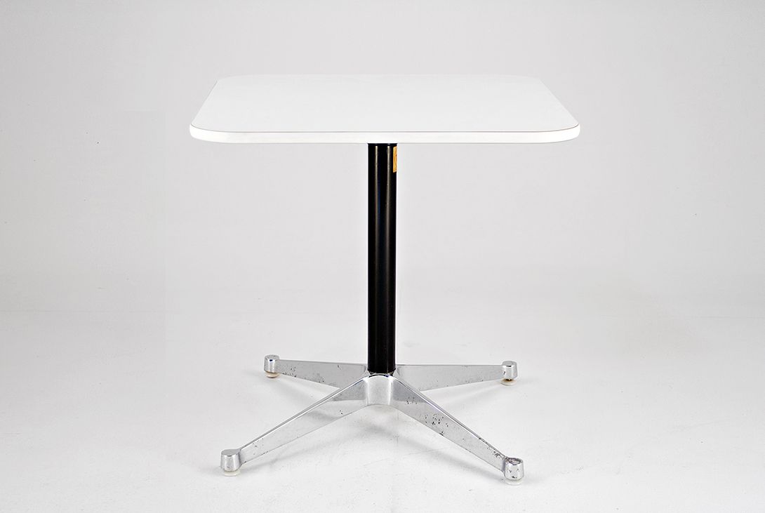 Foto Hermann Miller Table h71x73x73