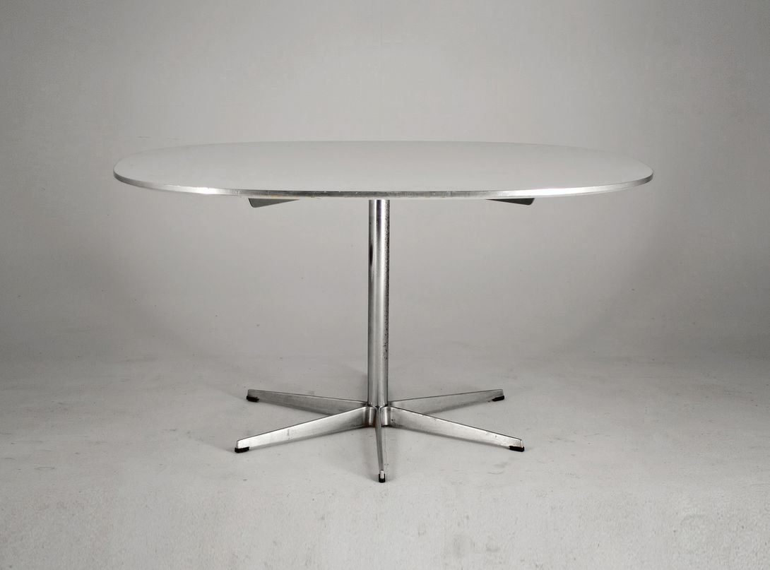 Foto Hansen Super Elliptic Dining Table h71x135x90