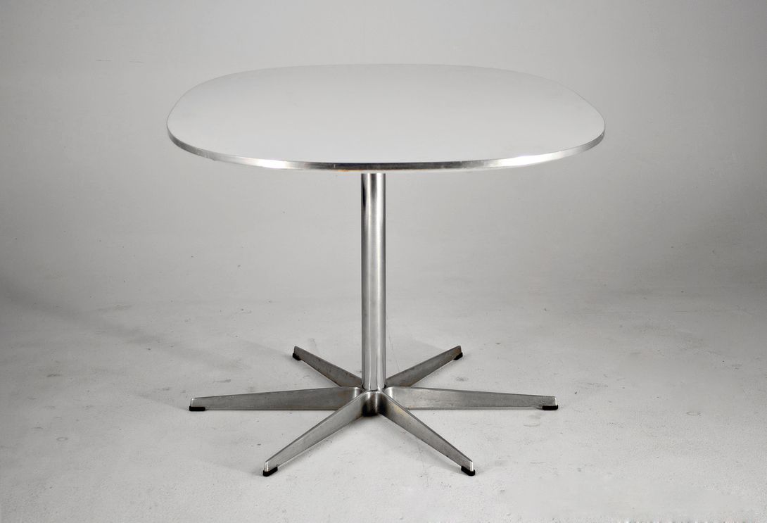 Foto Hansen Super Elliptic Dining Table h71x135x90