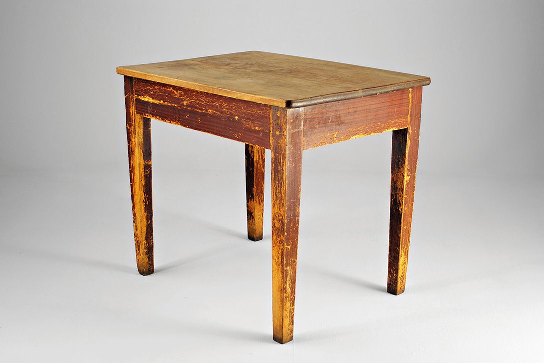 Foto Shabby Wooden Tavern Table 1925 h85x64x74