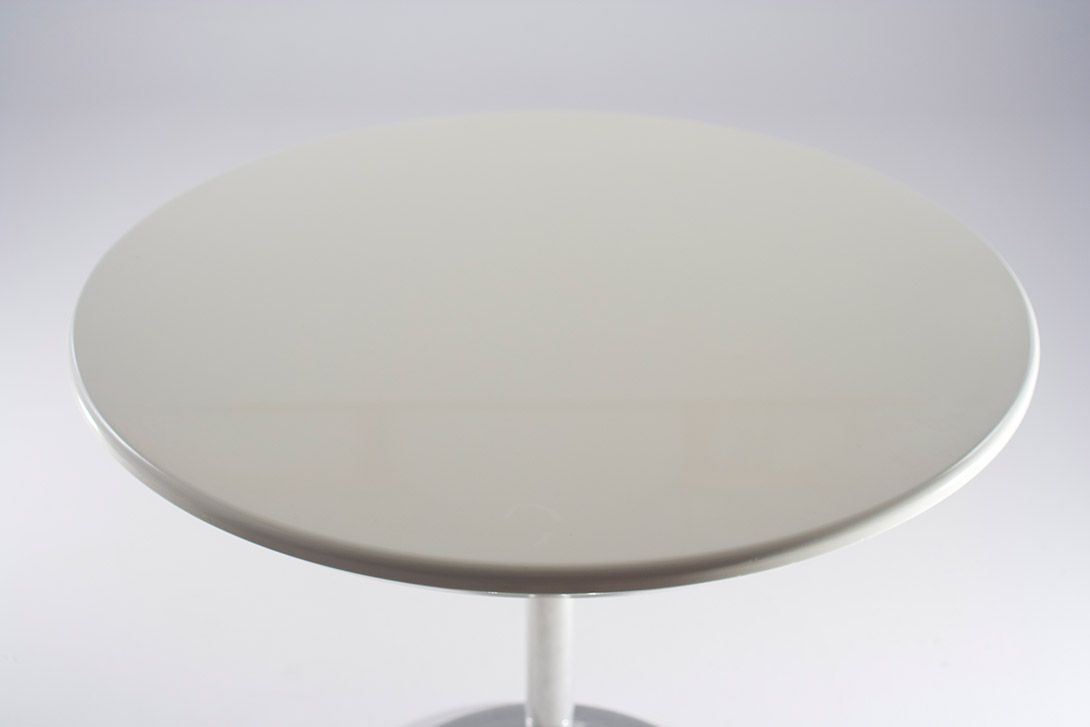 Foto (33517) High Table with Trumpet Base and White Round Top h110x80