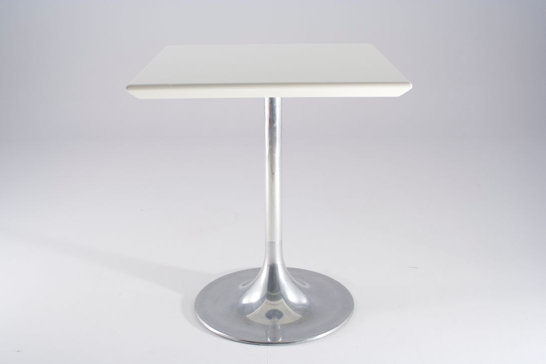 Foto (33484) High Table with Trumpet Base and Squared Top h110x65x65