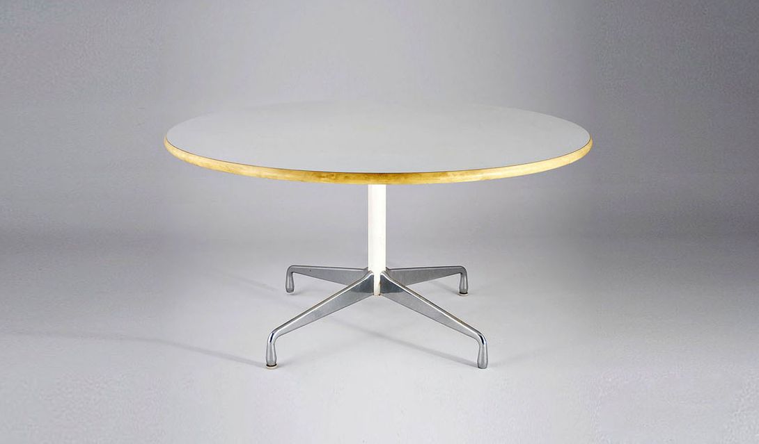 Foto Round White Eames Dining Table h73x137