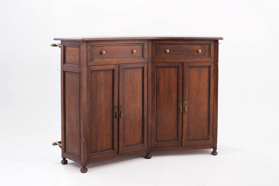 Foto Curved Oak Bar with Brass Cowcatchers 1895 h122x177x53