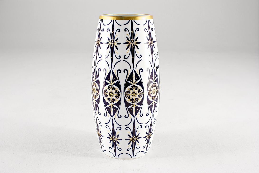 Foto White Porcelain Floor Vase with Black Ornate Pattern h46
