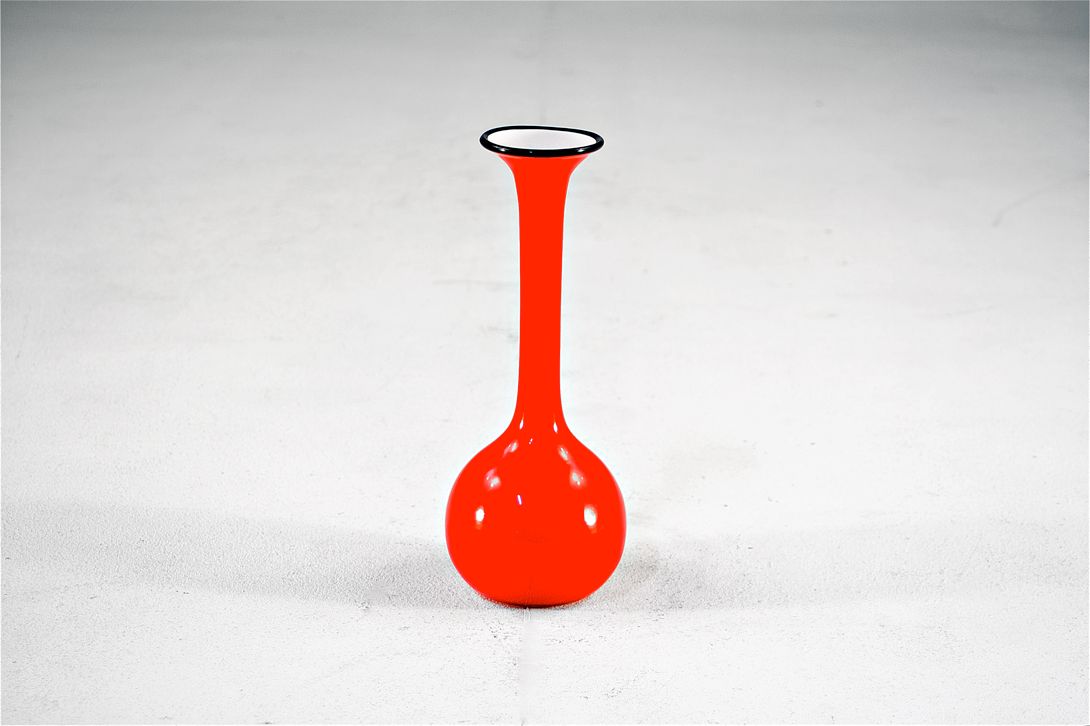 Foto Red Glass Bulb Flask Vase, Trumpet Neck h27