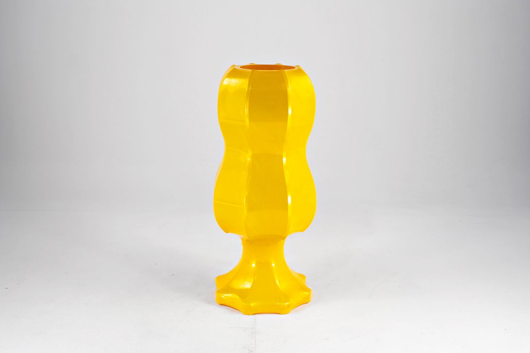 Foto Ilka Plast Cocoon Floor Lamp 1972 h90