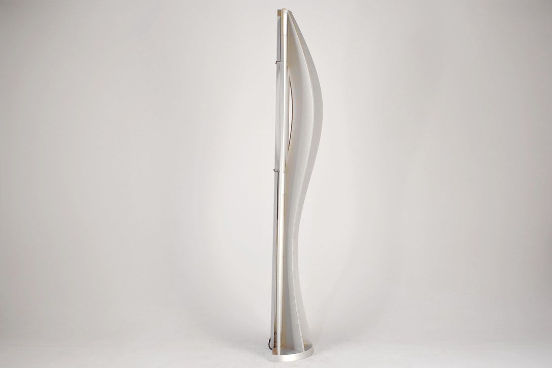 Foto Silver Lamella Floor Lamp with Neon Kurvenstar 2002 h205 D1
