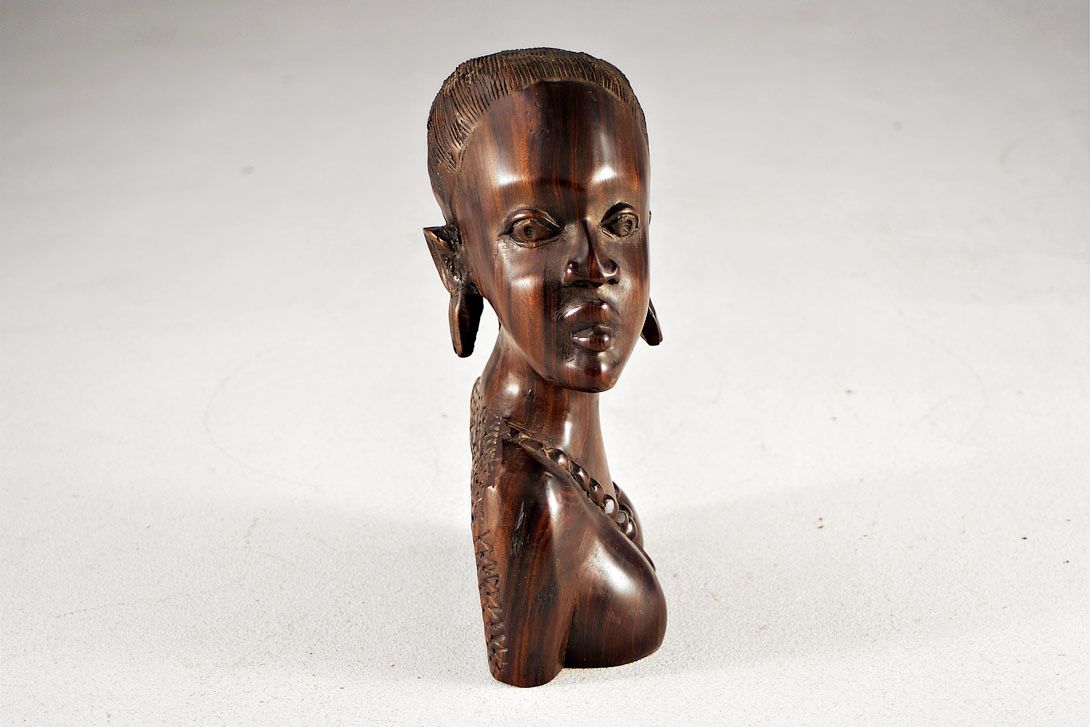 Foto Carved Sculpture / Bust, African Woman looking at the right