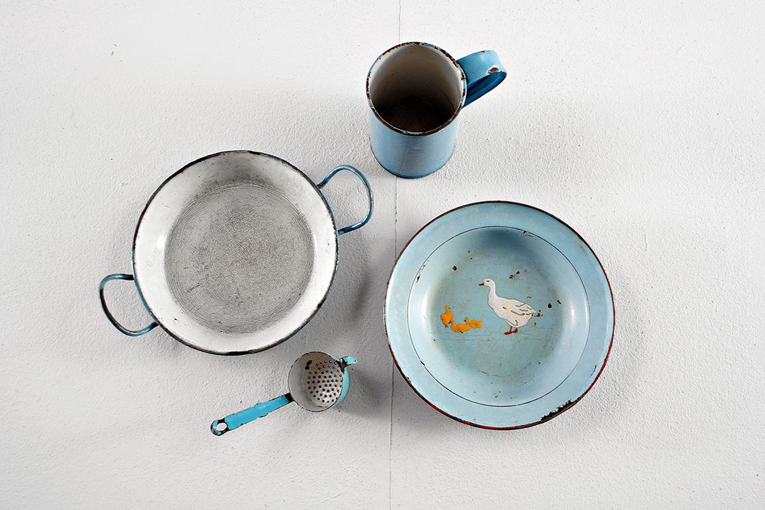 Foto Tin Dishes