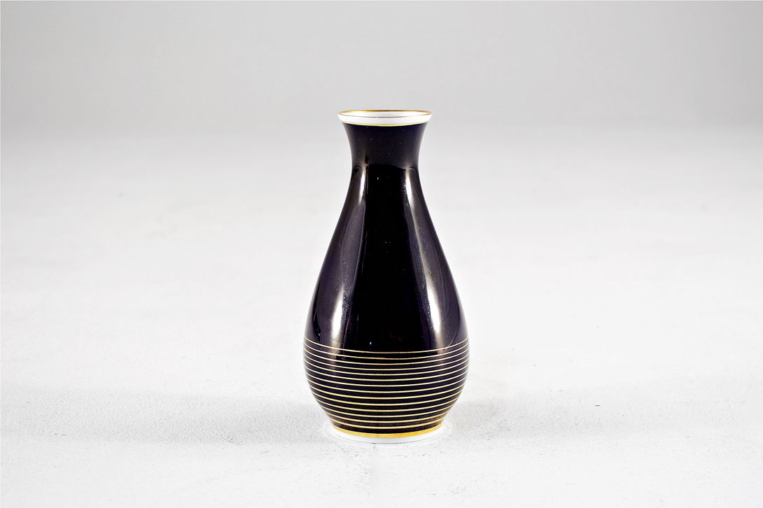 Foto Simple Dark Blue Porcelain Vase with Fine Gold Lines h21
