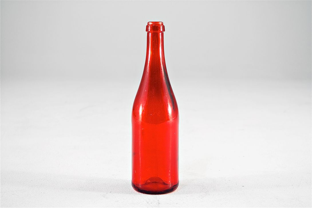 Foto Red Glass Bottle